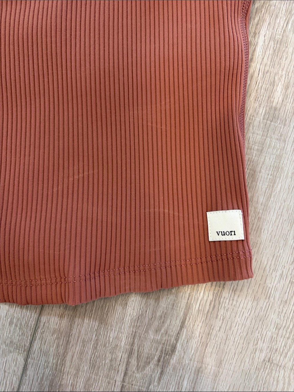 Vuori size medium Ribbed Crossback Crop Tank - Coral color - Picture 2 of 8